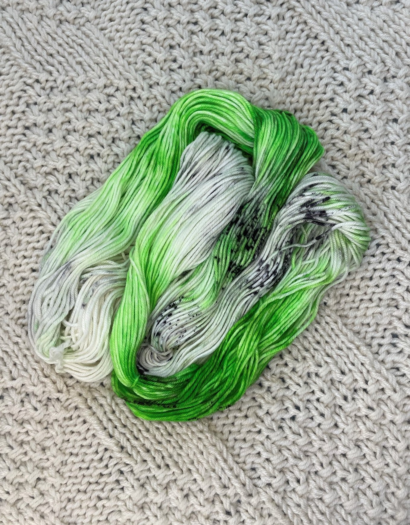 Super Clap - Hand Dyed Hi-Touch DK Weight 8 100% Merino Yarn, 246 Yards (225 Meters)